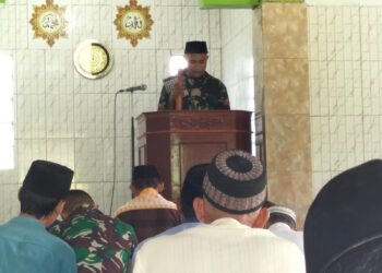 Batalyon Yonif 312/Kala Hitam Jumatan Bersama Warga, Jalin Keharmonisan & Kebersamaan
