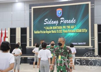 Kasdam XII/TPR Brigjen TNI Djauhari Pimpin Sidang Parade Caba PK Keahlian Pria Dan Reguler Wanita