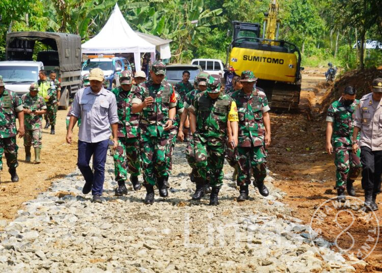 Ketua Tim Pengawas dan Evaluasi (Wasev) Tinjau Lokasi TMMD di Wilayah Kodim 0603/Lebak