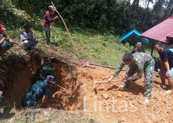 Tak Hanya Jaga Perbatasan NKRI, Prajurit TNI di Perbatasan Juga Sigap Bantu Rakyat