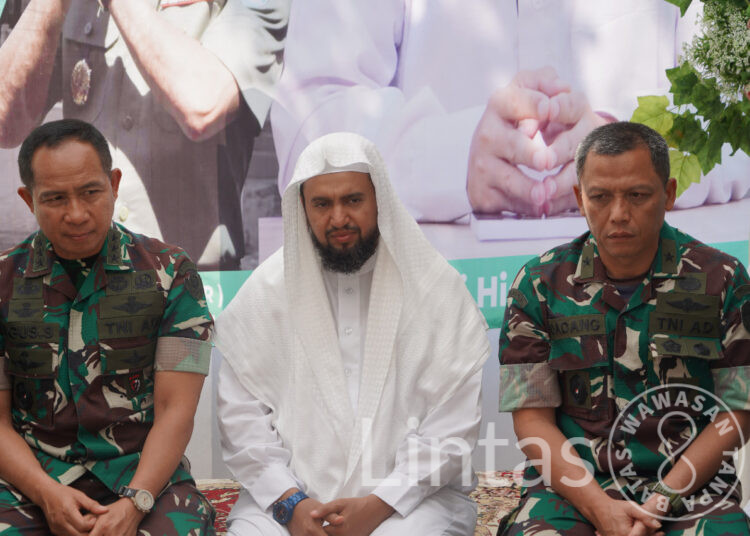 Irdam III/Slw dampingi Wakasad Resmikan Masjid Al -Hudlori di Garut