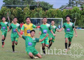 Kasdam XII/Tpr Tutup Piala Kasad Liga Santri PSSI Wilayah Kalbar, Darul Ma’arif Sintang Juara