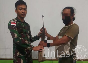 Beri Pemahaman Hukum, Warga Maluku Utara Terus Serahkan Senpi ke Prajurit Siliwangi Satgas Organik Yon Arhanud 3/YBY 