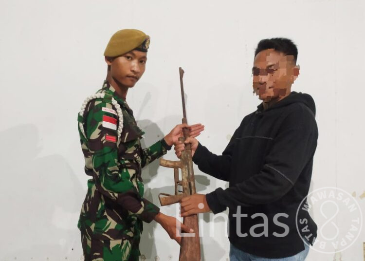 Cara Jitu Satgas Organik Yon Arhanud 3/YBY, Terima Lagi Senpi Rakitan Dari Warga