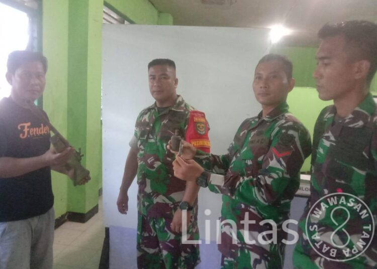 Warga Sadar, Satgas Yon Arhanud 3/YBY Kembali Terima Senpi Rakitan, Munisi Dan Granat