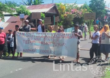 Satgas Organik Malut Yonarhanud 3 YBY Redam Aksi Warga Unjuk Rasa Atas Hasil Pilkades Gamsida