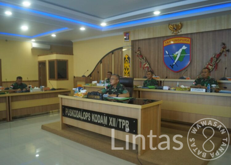 Kasdam XII/Tpr Terima Paparan Renlakgiat TMMD ke-115