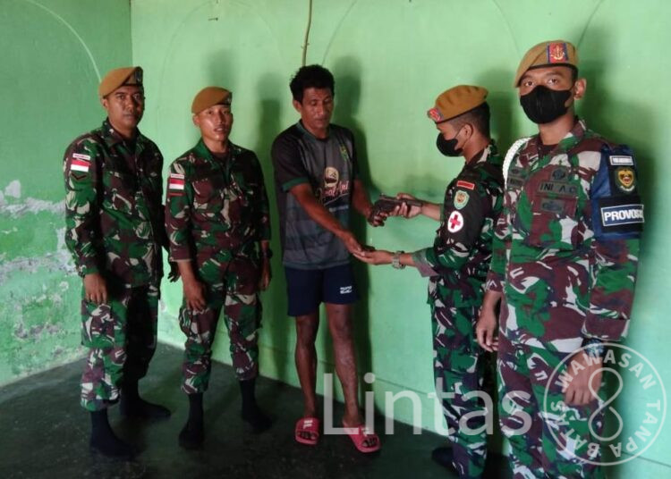 Penyuluhan Persuasif Satgas Organik Yon Arhanud 3/YBY Kodam III/Slw, Warga Kembali Serahkan Senpi Dan Munisi Secara Sukarela