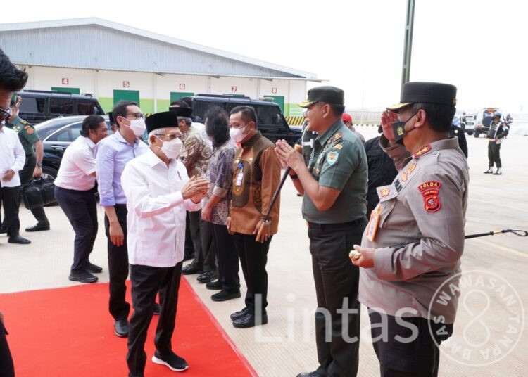 Pangdam III/Slw Mayjen TNI Kunto Arief Wibowo, Sambut Dan Berikan Pengamanan Kunjungan Kerja Wapres RI Prof. Dr. (H.C.) K.H. Ma’ruf Amin Di Karawang
