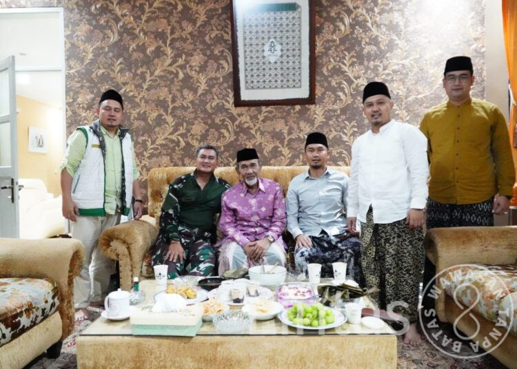 Kodam III/Slw Pererat Silaturahmi Dan Berikan Bantuan Kepada Pesantren