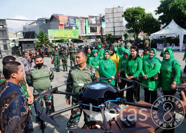 Pangdam III/Slw Saksikan  Demonstrasi Skar Agri Drone Sprayer Di Kodim Garut