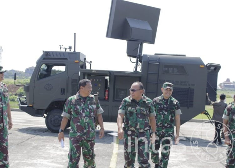 Kadislitbangad Cek Langsung Uji Coba Prototipe Radar Surveillance Arhanud Tahap IV Hasil Litbanghan Pussenarhanud Kodiklatad TA 2021