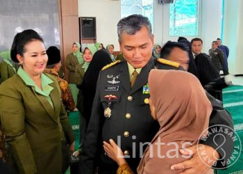 Puluhan Jemaah Umrah Penghargaan Pangdam III/Slw Resmi Diberangkatkan
