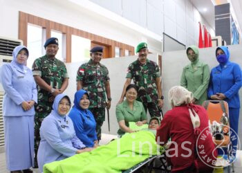 Peringati HUT ke-77 TNI, Kodam XII/Tpr Laksanakan Bakti Sosial Donor Darah