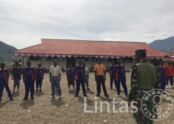 RIANG GEMBIRA DAN PENUH SEMANGAT DARI SISWA DAN SISWI SMA DISTRIK ILU