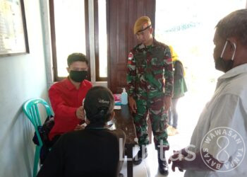 Satgas Yon Arhanud 3/YBY Turut Membantu Pelaksanaan  Pengobatan Gratis Ikatan Dokter Indonesia (IDI) di Halmahera Utara