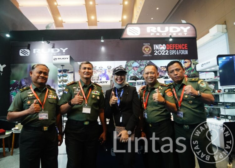 Pangdam III/Siliwangi Beserta Pejabat Utama Kodam, Tinjau Pameran Indo Defence 2022