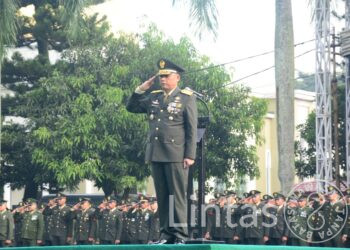 Wakili Pangdam III/Siliwangi, Brigjen TNI Dadang Arif Abdurahman Pimpin Upacara Peringatan Hari Pahlawan