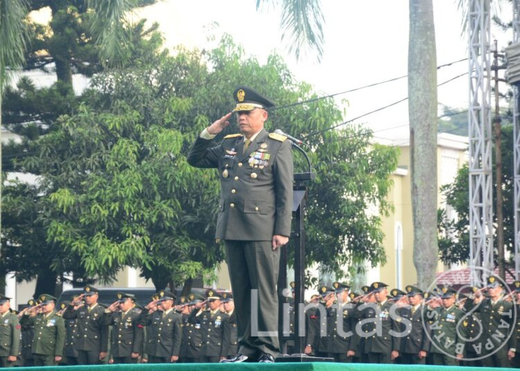 Wakili Pangdam III/Siliwangi, Brigjen TNI Dadang Arif Abdurahman Pimpin Upacara Peringatan Hari Pahlawan