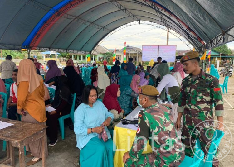 Menyambut HUT Korps Arhanud TNI AD Ke-76, Yon Arhanud 3/YBY Adakan Pengobatan Massal, Warga Banjiri Pos Koki SSK1 Lede Halmahera Utara