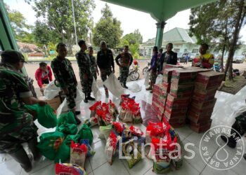 Dengan Sepeda Motor, Jasdam III/Slw Distribusikan Logistik Ke Daerah Tidak Terjangkau