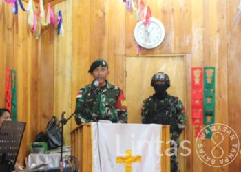 Bersama Satgas Yonif Raider 301/PKS, Sinterklas Hadir di Natal IKP, Berbagi Kado Natal di Distrik ILU Puncak Jaya Papua