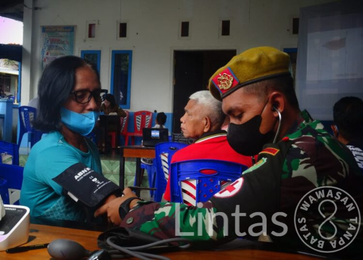 Sambut Hari Juang TNI AD, Pos Ibu Satgas Yon Arhanud 3/Yby Laksanakan Pengobatan Gratis Dan Cek Gula Darah