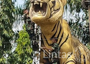 Bentuk Kepedulian Prajurit Kodam III/Siliwangi, Tugu Batas Wilayah Dibersihkan Dan Dicat Kembali