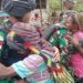 Tangis Sedih & Haru Pecah Saat Satgas Satuan Organik Yonif Raider 301/PKS Berpamitan Dengan Warga Distrik Kalome Puncak Jaya, Papua