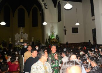 Pastikan Kebaktian Ibadah Malam Natal Aman, Pangdam III/Slw Bersama Forkopimda Pantau Sejumlah Gereja Di Kota Bandung
