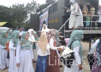 Jum’at Berkah Bagi Masyarakat, Saat Peresmian Masjid Raya Al-Jabbar Gedebage, Digelar Kodam III/Slw