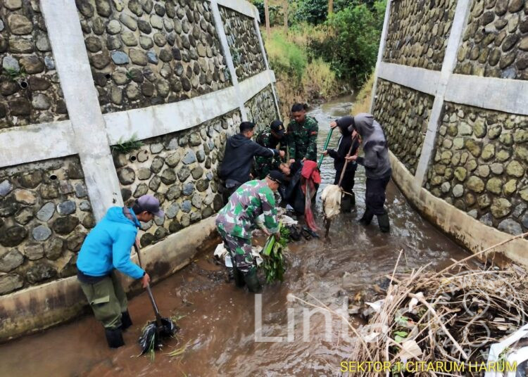 Satgas Sektor 1 Citarum Harum, Edukasi Warga Cinta Lingkungan