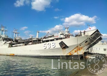 KRI Teluk Hading 538 Tiba di Kolinlamil Jakarta Utara Dengan Membawa Pasukan Satgas Satuan Organik Yonif Raider 301/PKS