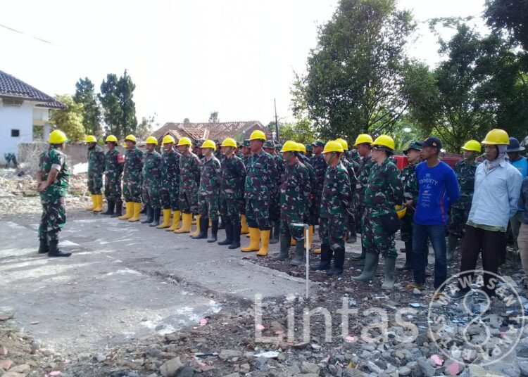 Percepat Pemulihan Pasca Gempa Cianjur, Kodam III/Slw Tambah Personel Dan Materiil Satgas Pembersihan Puing-Puing