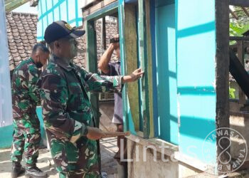 Rumah Mak Ajah Dibongkar Puluhan Anggota Kodim Sumedang, Kenapa?