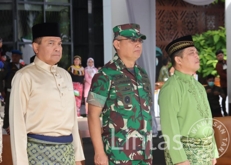 Kasdam XII/Tpr Hadiri Upacara Peringatan HUT ke-66 Pemprov. Kalbar