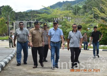 Pangdam dan Ketua Persit KCK Daerah XII/Tpr Kunjungi PLBN Aruk