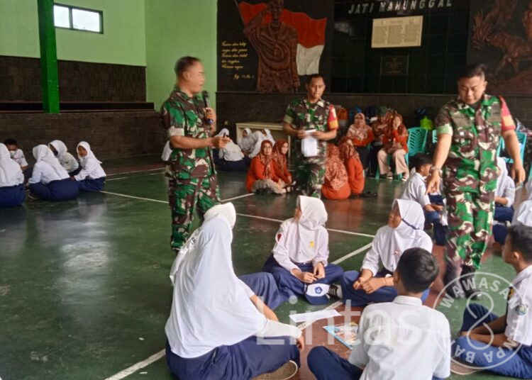 Kodim 0620/Kab Cirebon Berikan Materi Kedisiplinan Kepada Pengurus OSIS