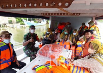 Walaupun Ombak Menghadang, Tidak Surutkan Sertu Heri Lakukan Pembinaan Desa