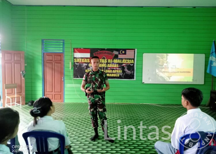 Satgas Pamtas Yonarmed 5 Pos Long Apari Memberikan Penyuluhan Tentang Bahaya Narkoba Dan Seks bebas kepada Pelajar di Perbatasan