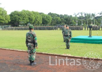 Kasdivif 2 Kostrad Pimpin Upacara Bendera 17 Februari 2023