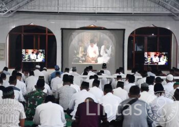 Prajurit dan PNS Jajaran Korem 081/DSJ Ikuti Istighosah Kubro Peringatan Isra Mi’raj Nabi Muhammad SAW 1444 H