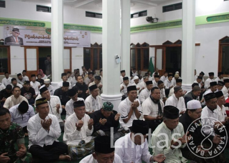 Ratusan Warga Sumedang Hadiri Istiqosah dan Doa Keselamatan Bangsa