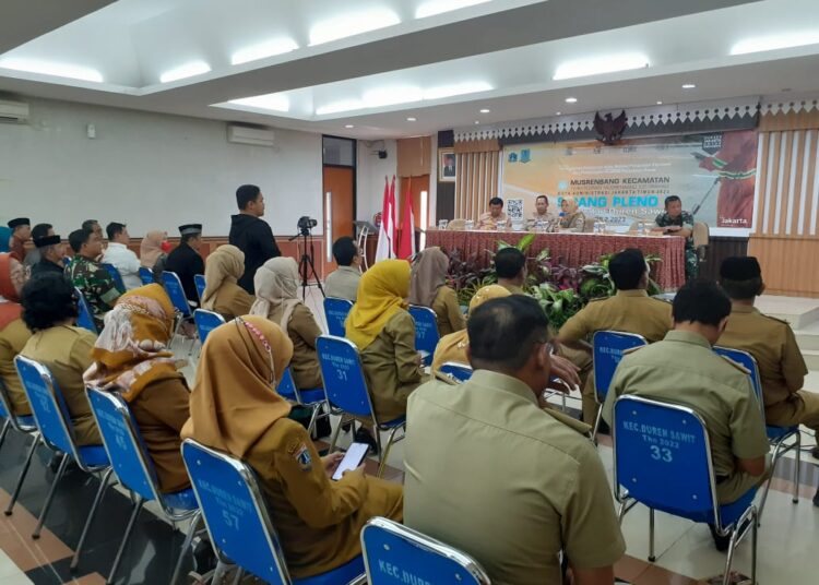 Serap Usulan Warga Danramil 08/Duren Sawit Hadiri Musrenbang Tingkat Kecamatan Duren Sawit