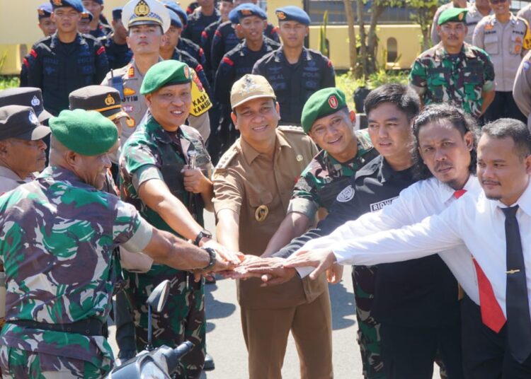 Penghargaan Danrem Wijayakusuma Untuk Babinsa Pekalongan dan Warga Masyarakat Kota Pekalongan