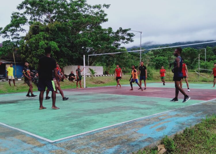 Satgas Pamtas Yonif 132/BS Bersama Pemuda Kp.Mosso Gelar Pertandingan Voli Persahabatan