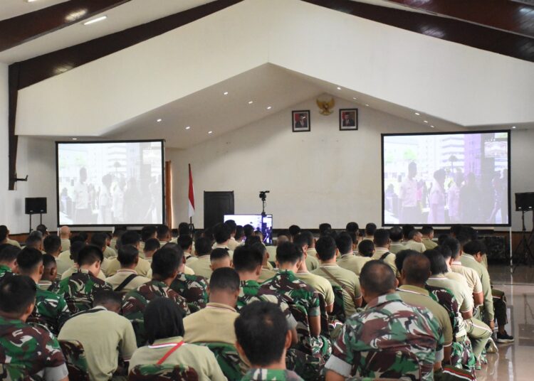 Prajurit Kasuari Ikuti Grand Launching Super Apps ETWP AD Dan Penyerahan Seragam PNS TNI AD