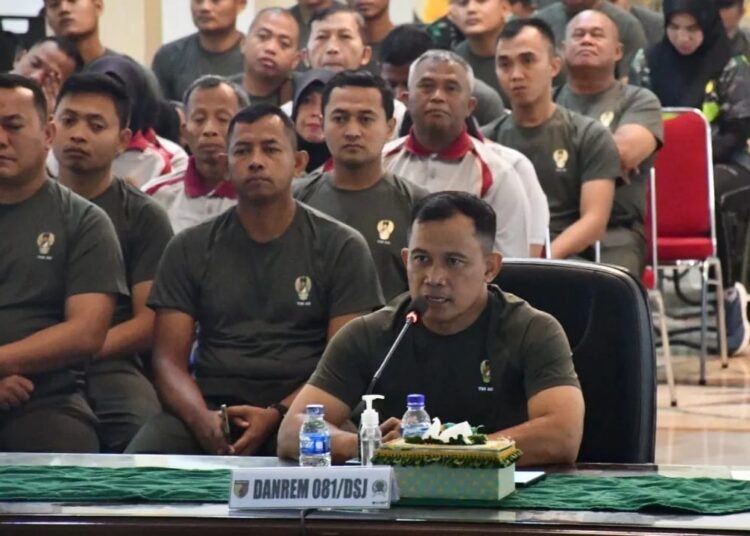 Penuh Haru, Warnai Momen Pamitan Danrem 081/DSJ Kolonel Inf Deni Rejeki