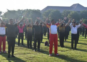 Bersama Panglima TNI, Danlantamal V dan Forkompimda Provinsi Bali Laksanakan Olahraga Bersama
