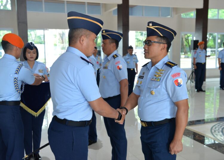 Danlanud Sultan Hasanuddin Terima Penyerahan Jabatan 3 Kepala Dinas